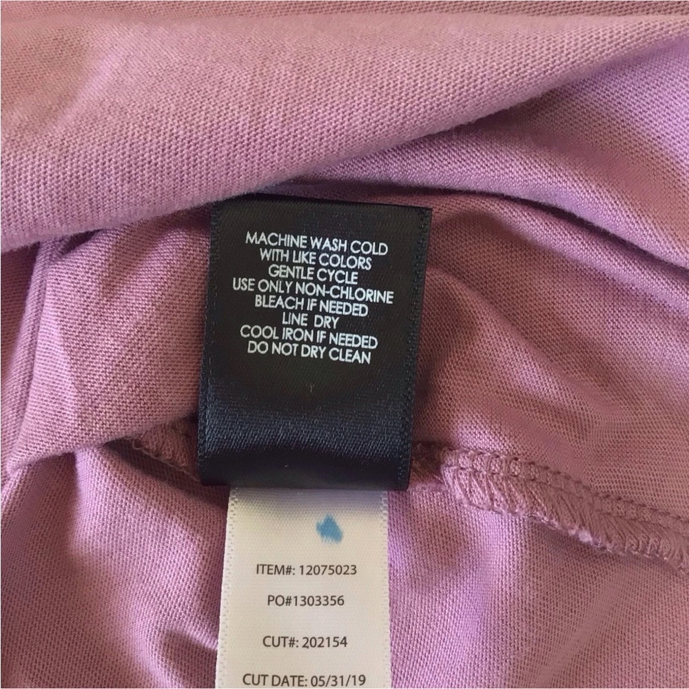 Torrid V-Neck Tee Shirt Top Plus Sz 2X Dusty Rose Minimalist Normcore SoftGirl - Picture 9 of 10